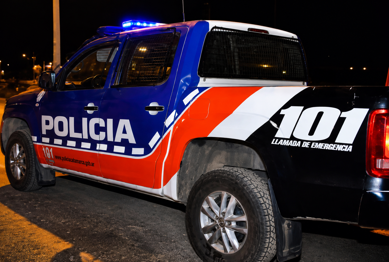 🚨 ACUSAN A UN HOMBRE DE ATROPELLAR A UNA MUJER POLICÍA EN PLENO CENTRO CAPITALINO