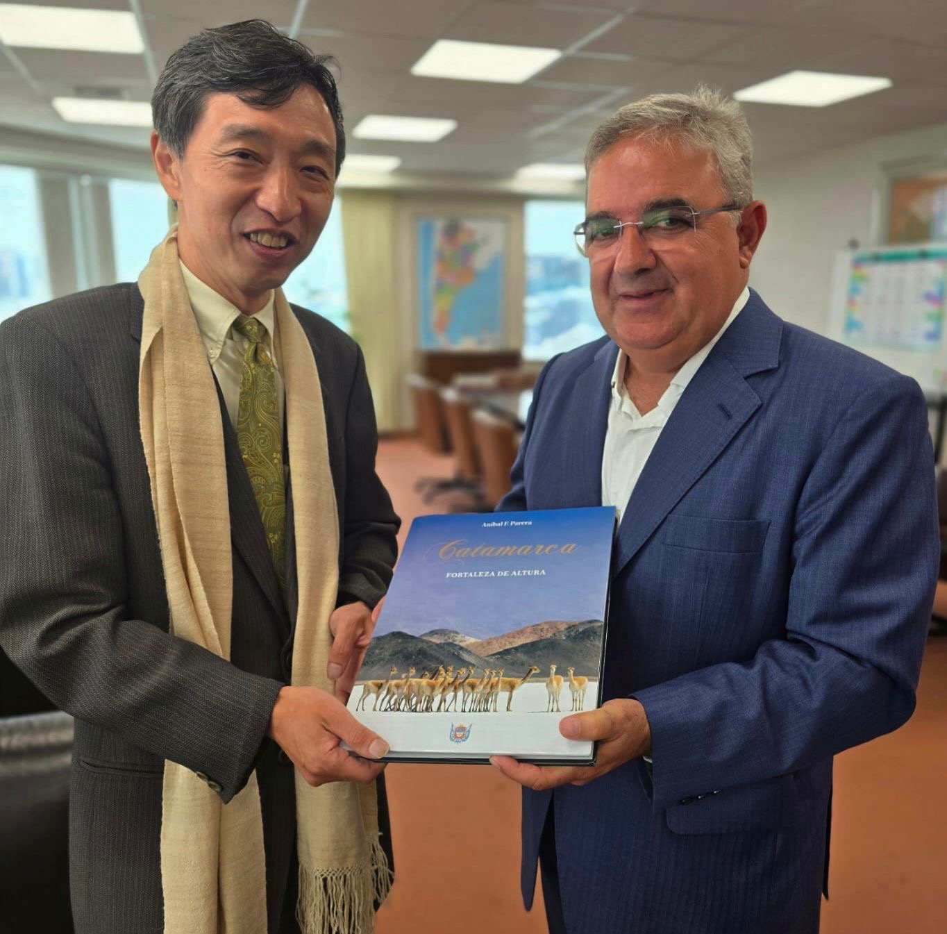 🤝 EL GOBERNADOR SE REUNIÓ CON EL EMBAJADOR DE JAPÓN PARA REFORZAR LA AGENDA DE COOPERACIÓN