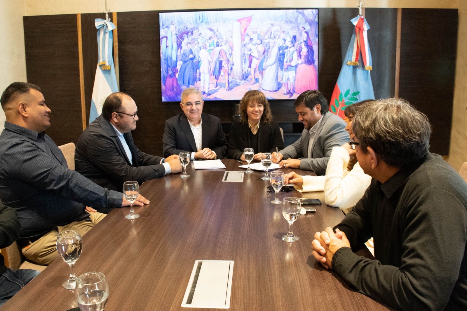 🏫⛏️ EL GOBIERNO FORTALECE LA ARTICULACIÓN CON EL SECTOR MINERO PARA MEJORAR ESCUELAS DE LA PUNA
